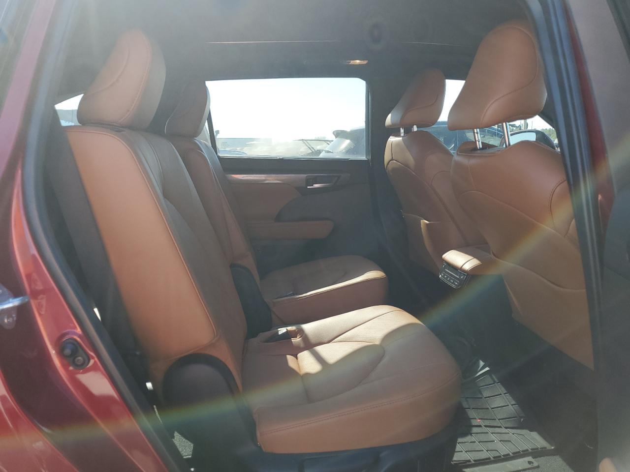 2024 TOYOTA HIGHLANDER