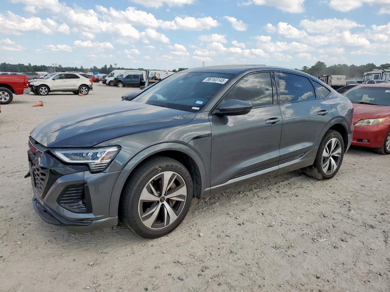 2024 AUDI Q8