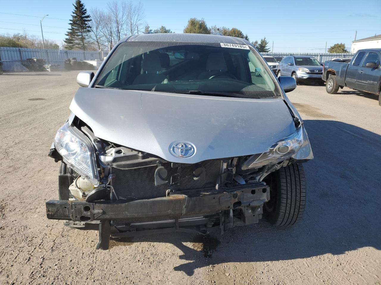 2016 TOYOTA SIENNA