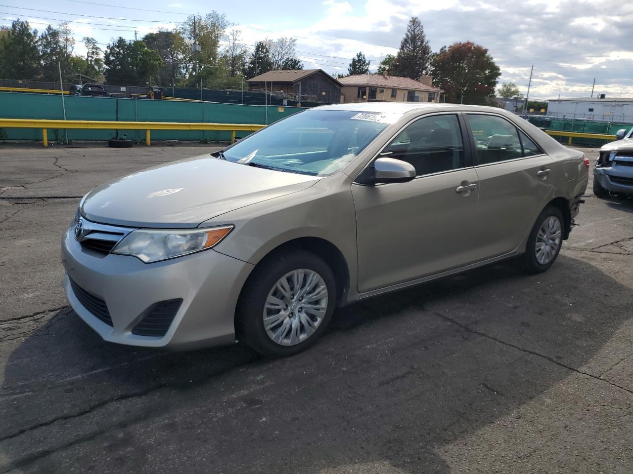 2014 TOYOTA CAMRY