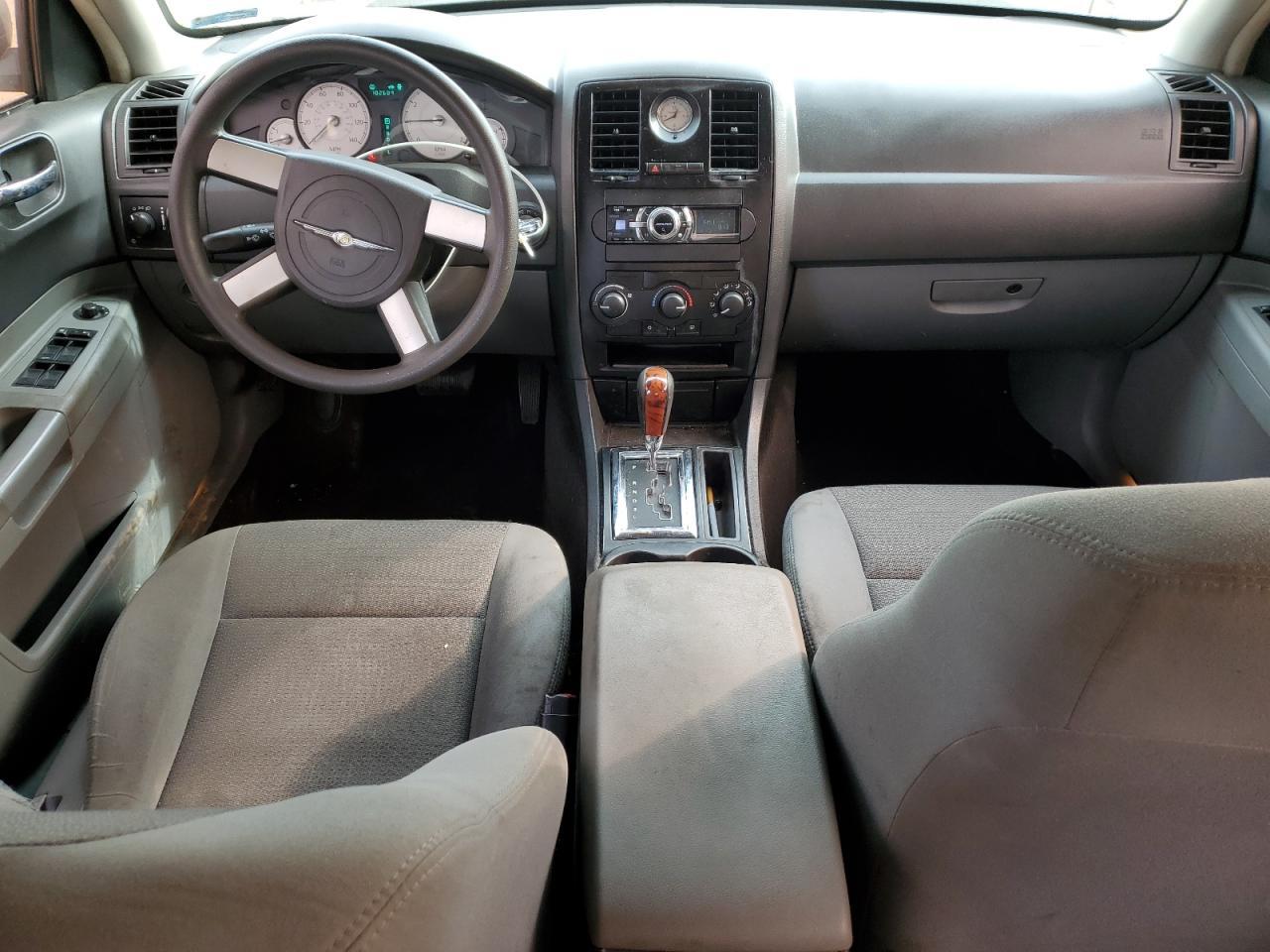 2005 CHRYSLER 300