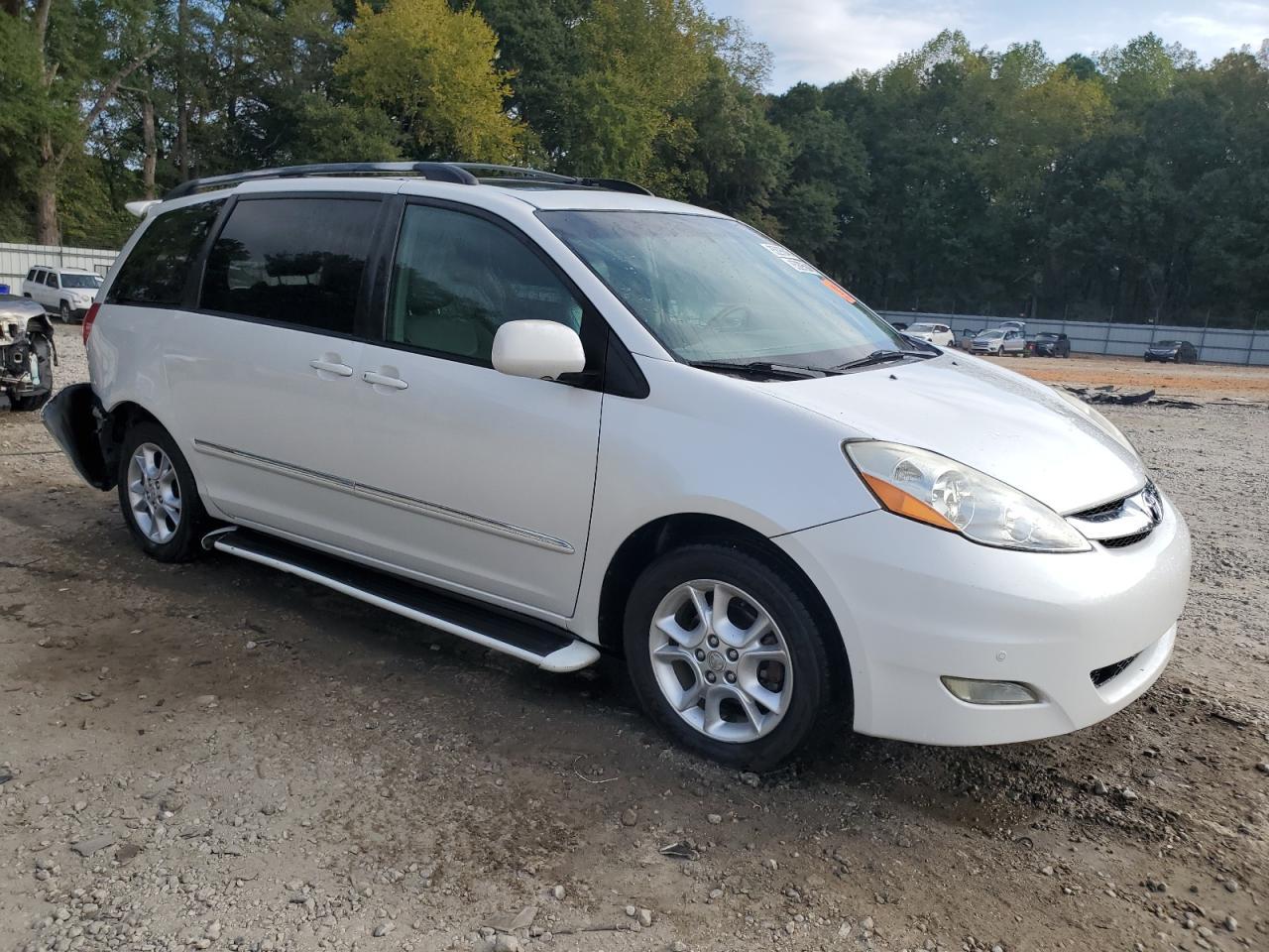 2006 TOYOTA SIENNA