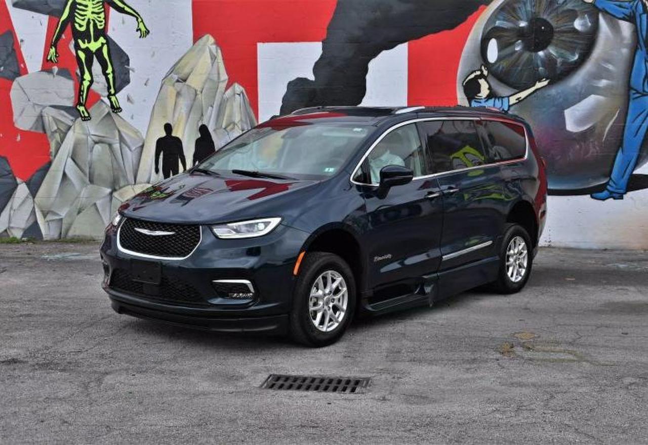 2021 CHRYSLER Pacifica