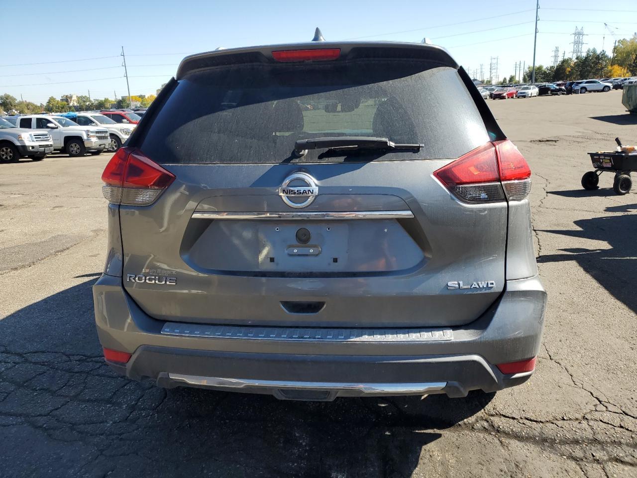 2017 NISSAN ROGUE
