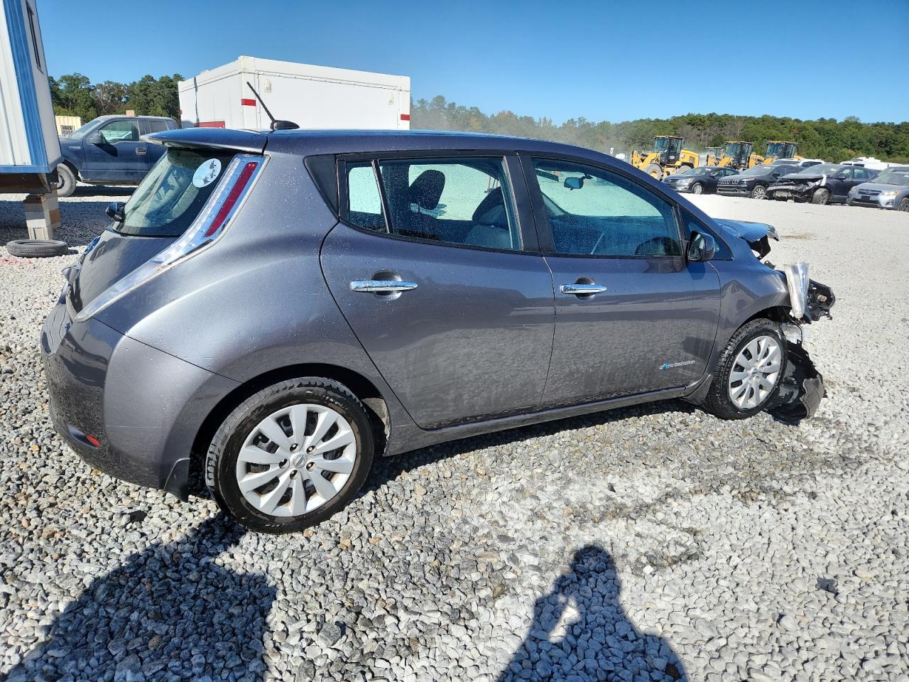 2015 NISSAN LEAF