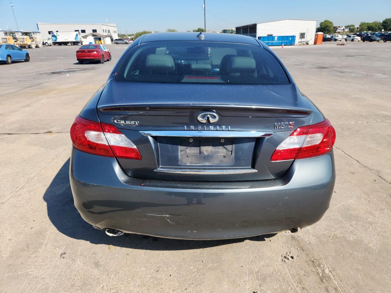 2011 INFINITI M37