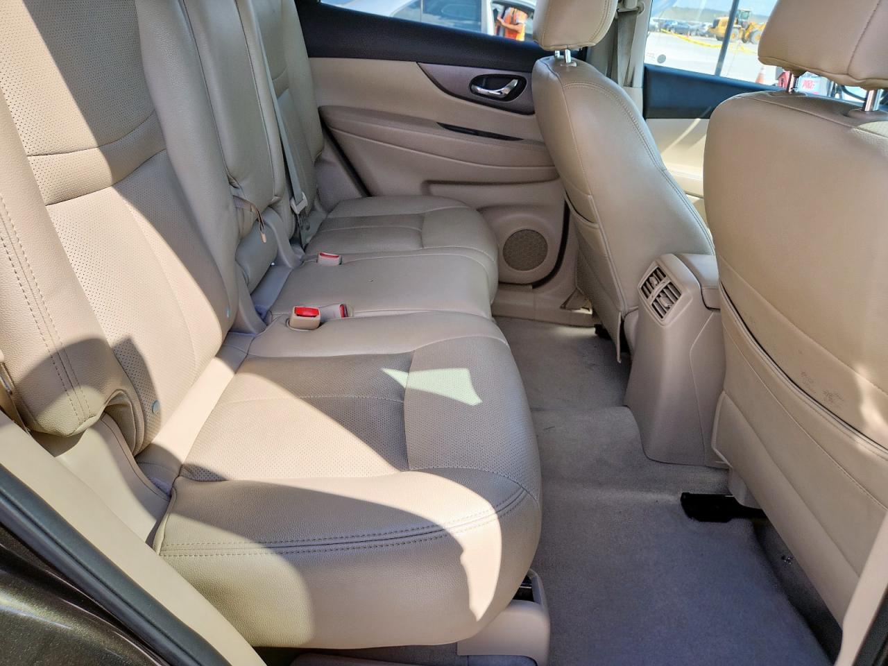 2015 NISSAN ROGUE
