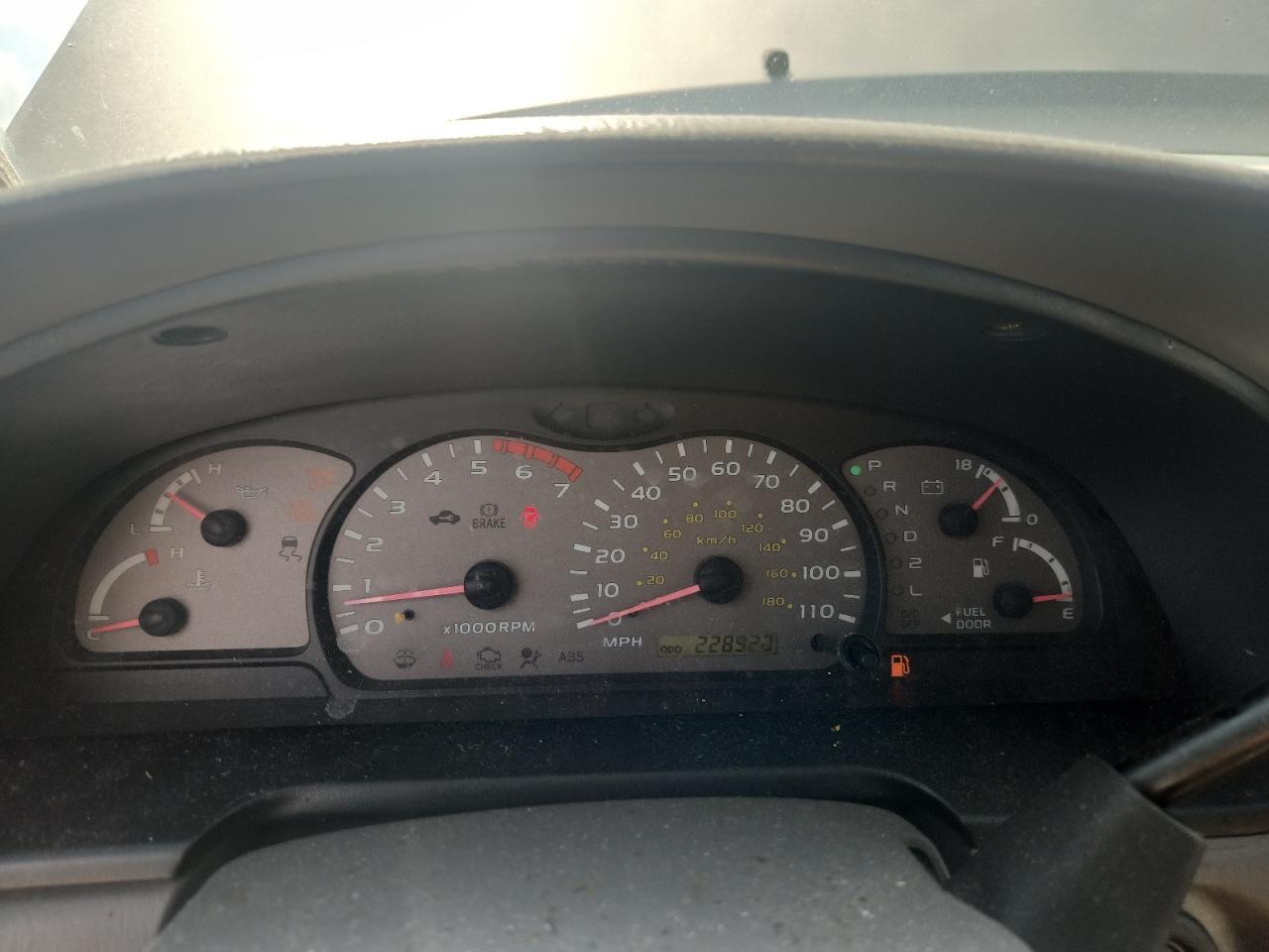 2003 TOYOTA Sequoia