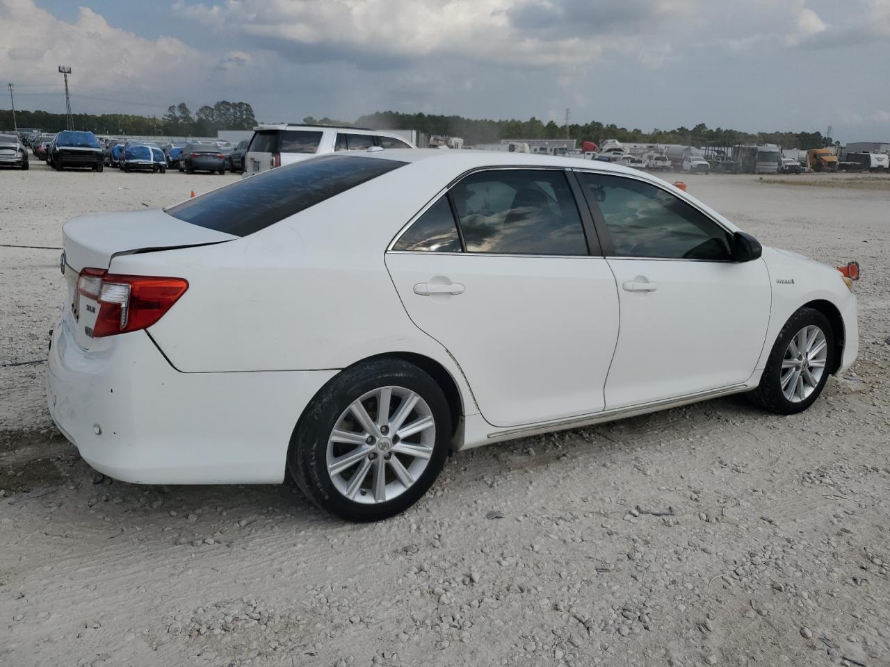 2013 TOYOTA CAMRY