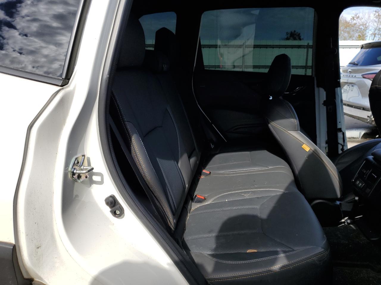 2022 SUBARU FORESTER