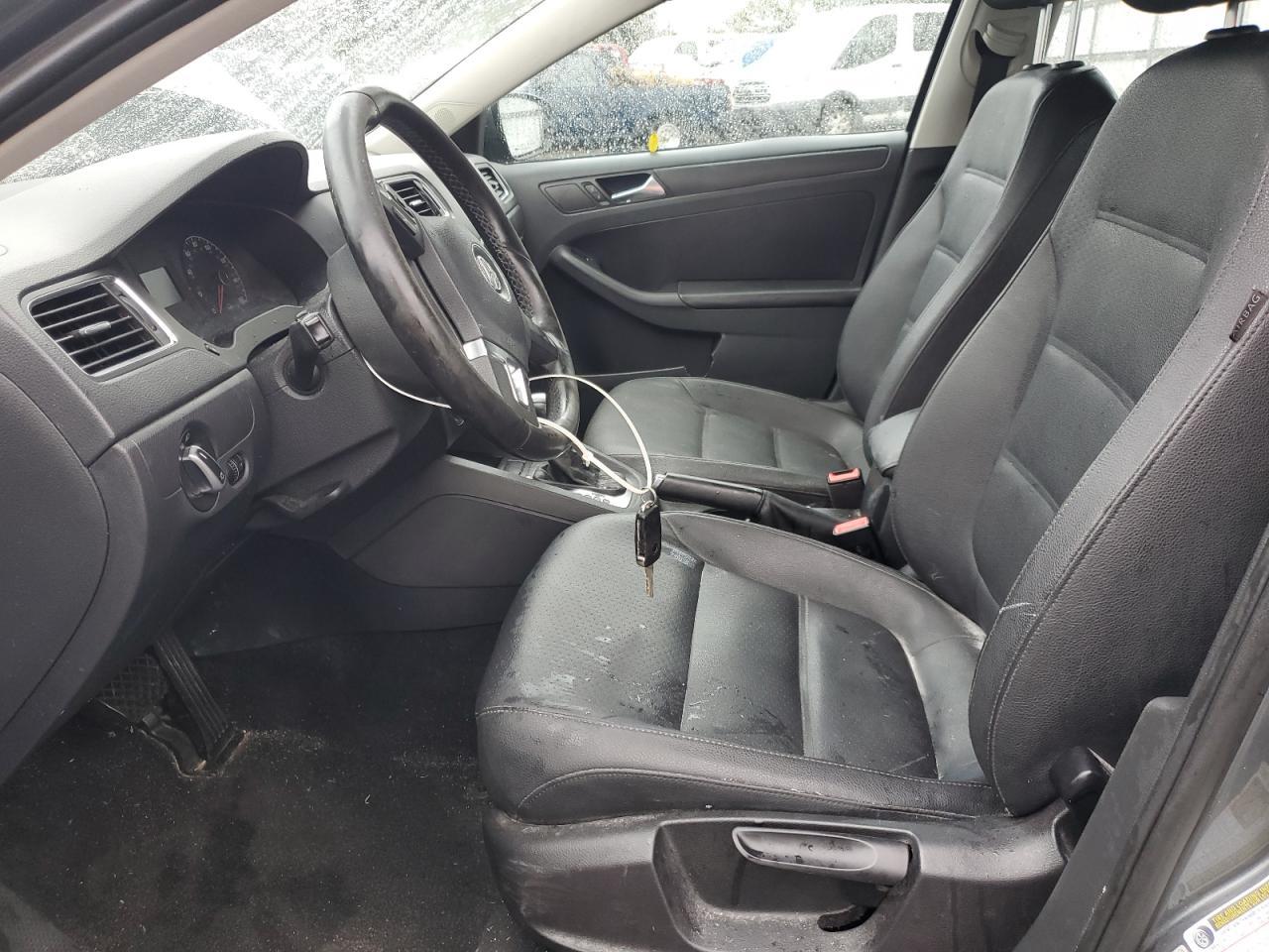 2011 VOLKSWAGEN JETTA