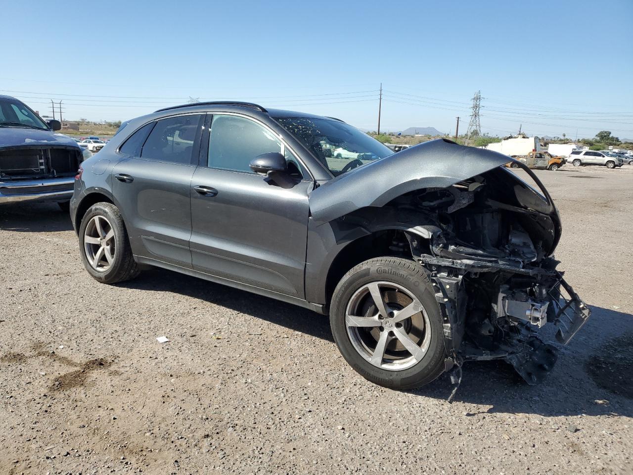 2017 PORSCHE Macan