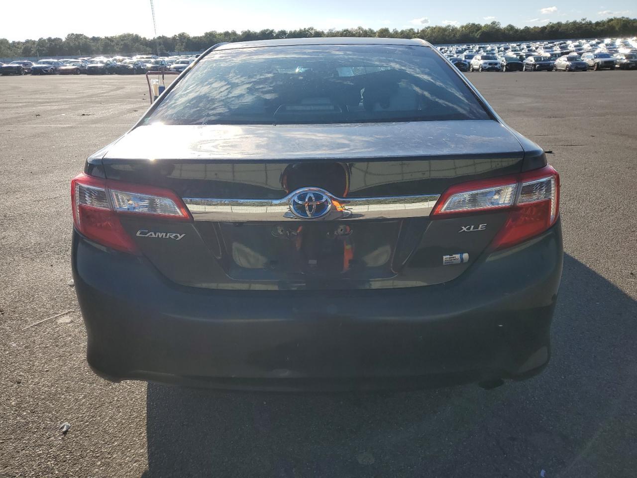 2014 TOYOTA CAMRY