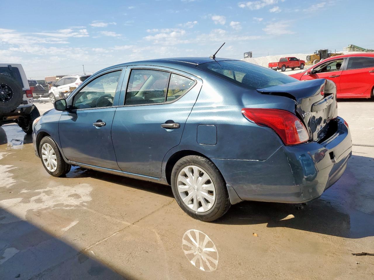 2016 NISSAN VERSA