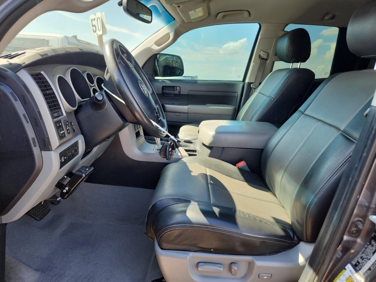 2011 TOYOTA TUNDRA