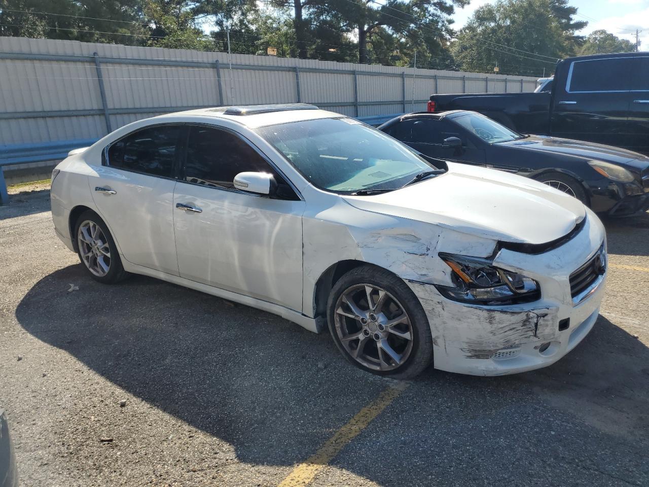 2014 NISSAN Maxima