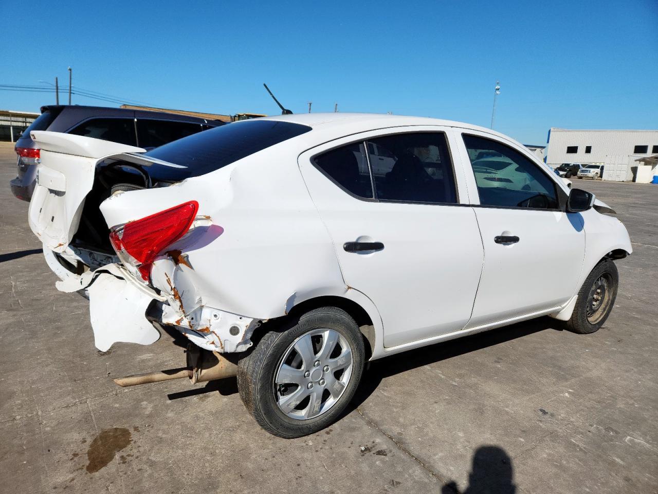 2017 NISSAN VERSA