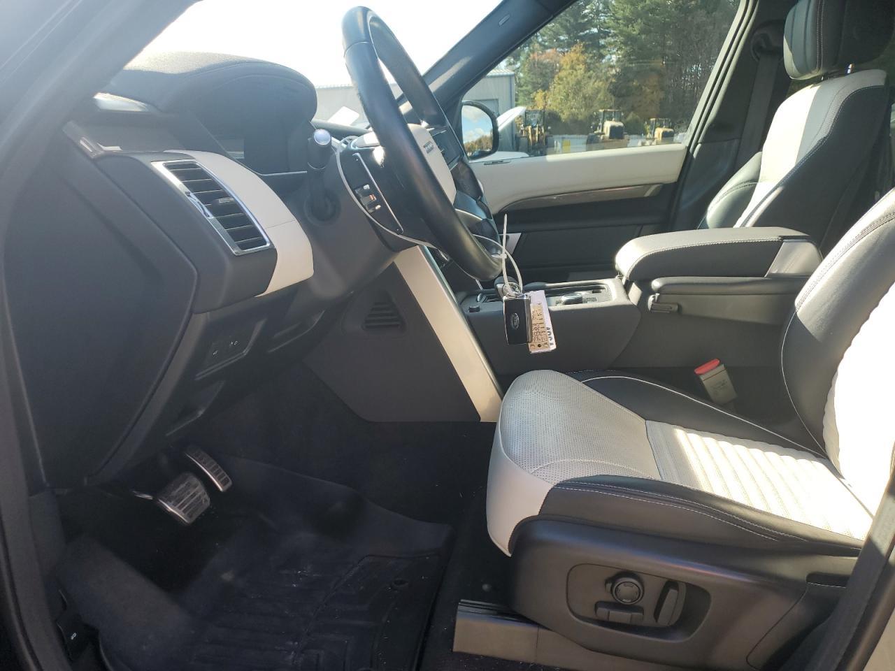 2023 LAND ROVER Discovery