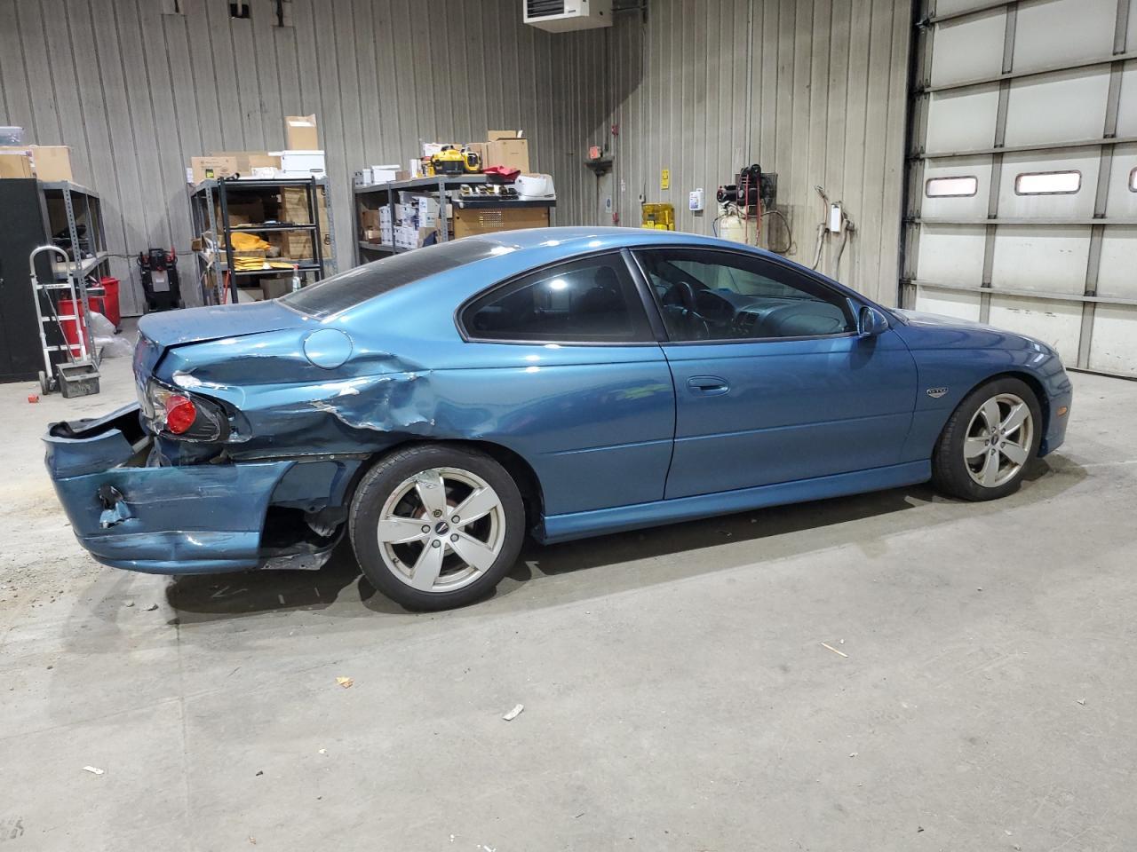 2004 PONTIAC Gto