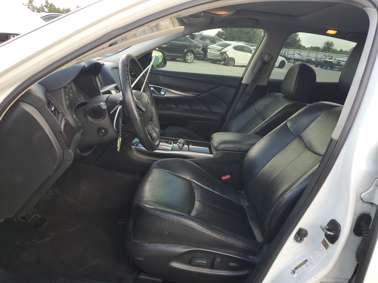 2017 INFINITI Q70