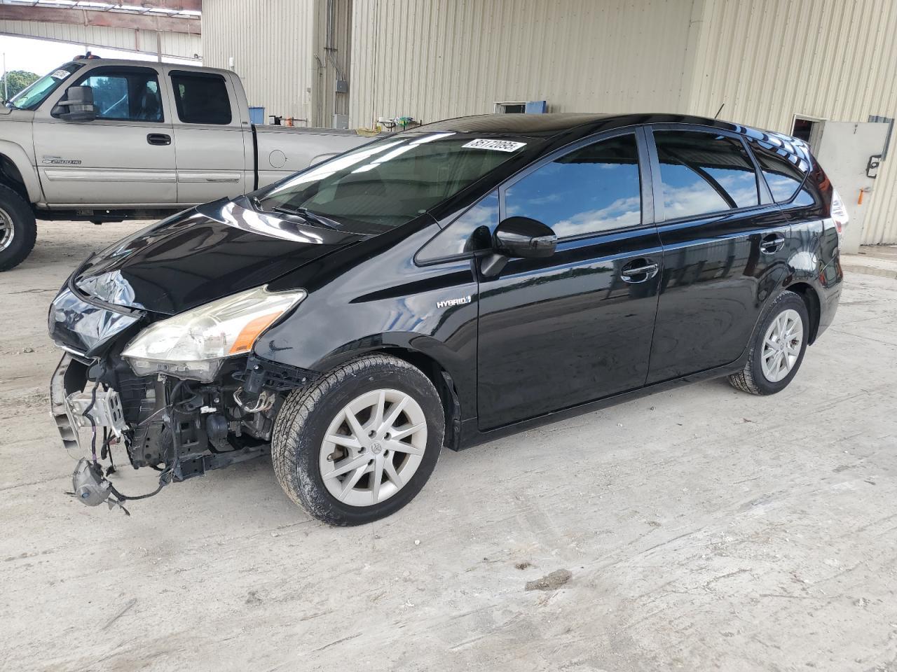 2013 TOYOTA PRIUS V