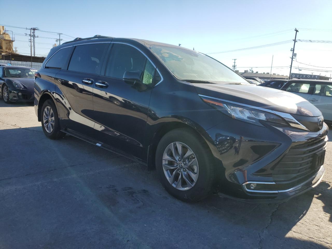 2022 TOYOTA SIENNA