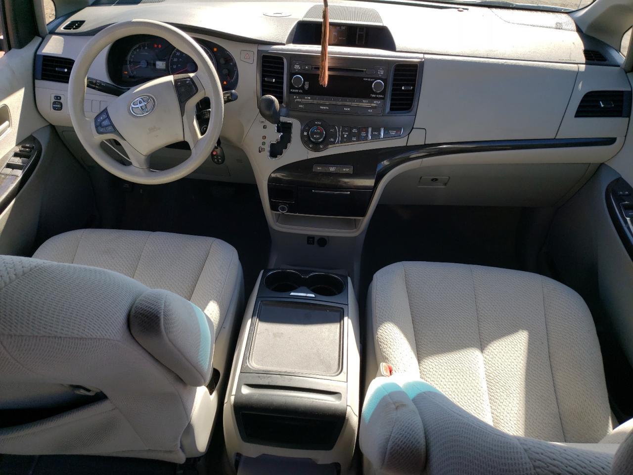 2014 TOYOTA SIENNA