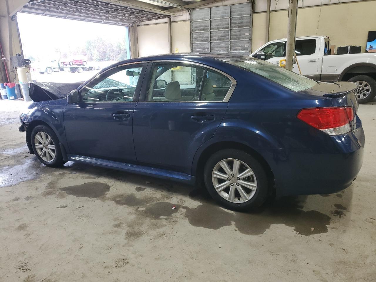 2010 SUBARU Legacy