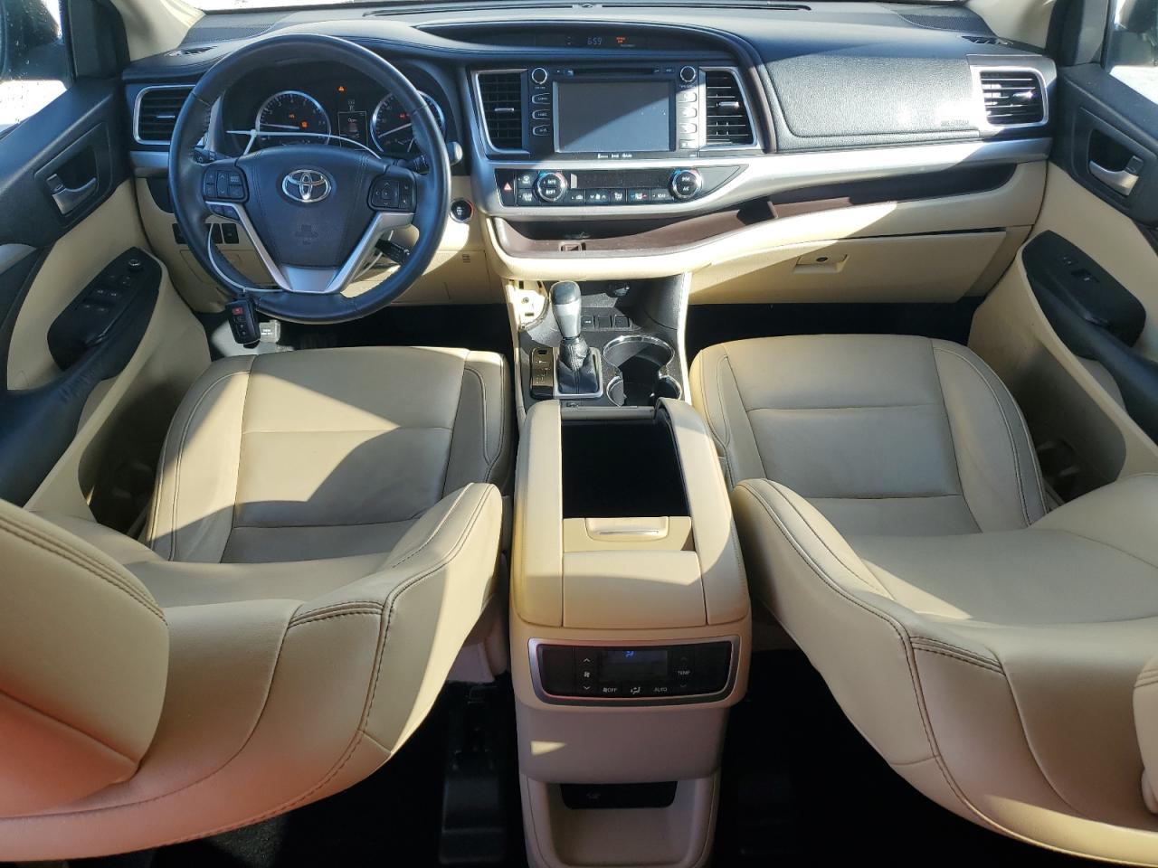 2016 TOYOTA HIGHLANDER