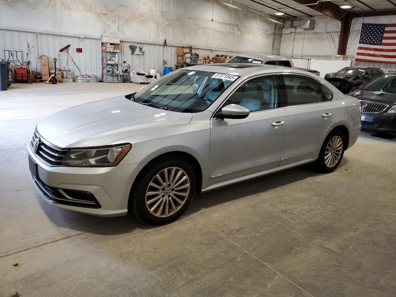 2016 VOLKSWAGEN Passat