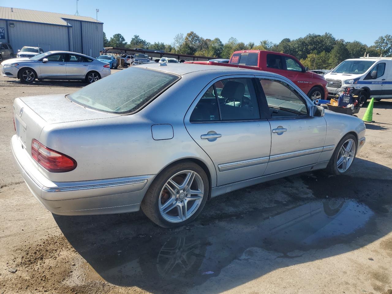 2000 MERCEDES-BENZ E-Class