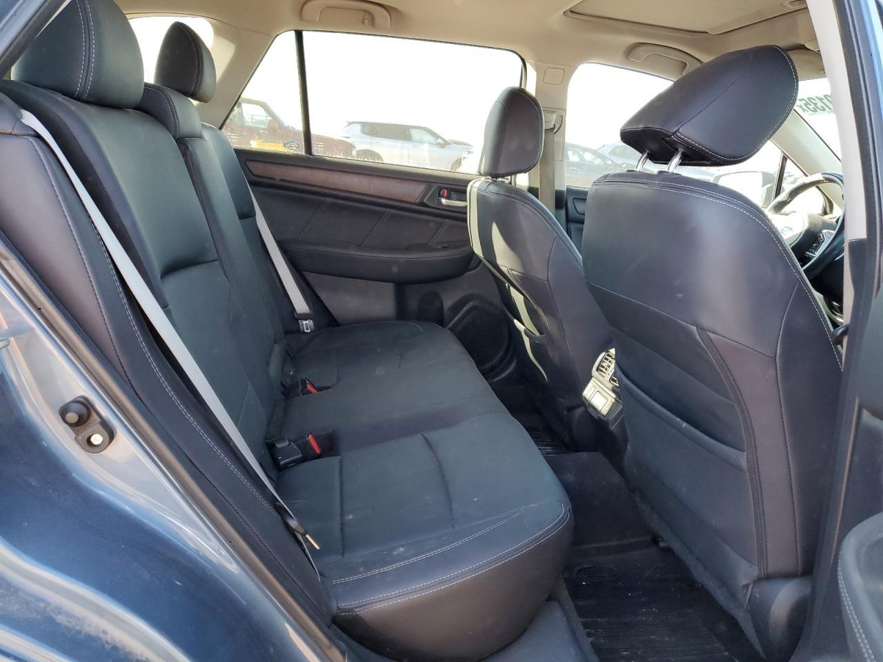 2018 SUBARU Outback