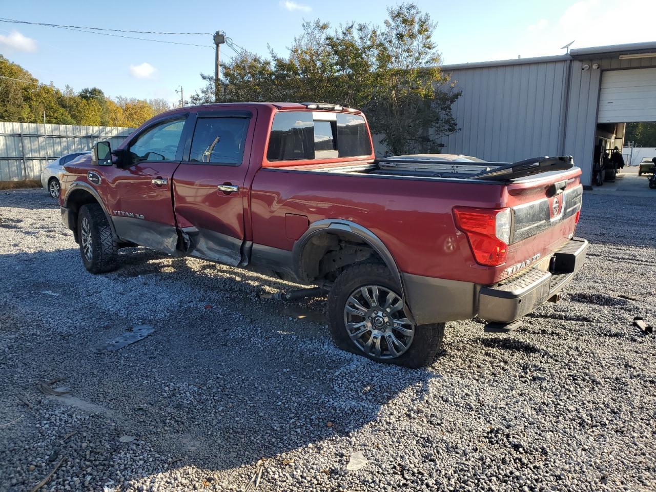 2016 NISSAN Titan