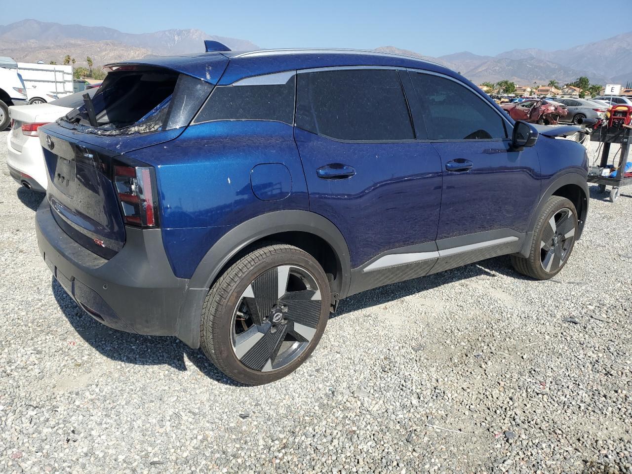 2025 NISSAN KICKS