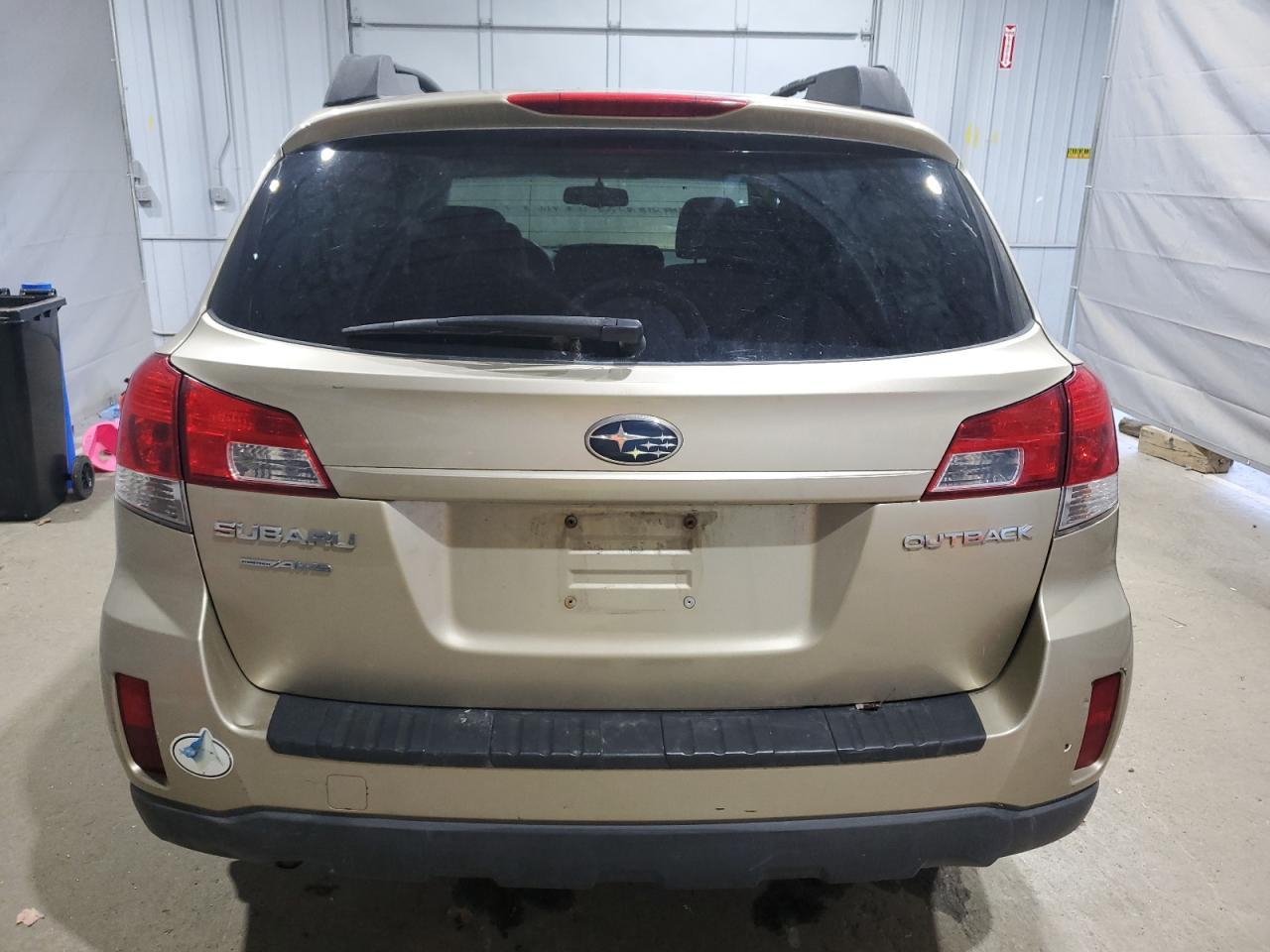 2010 SUBARU Outback