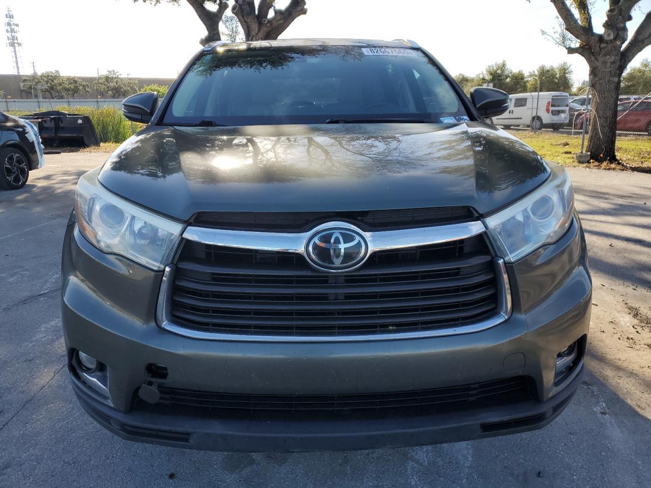 2016 TOYOTA HIGHLANDER