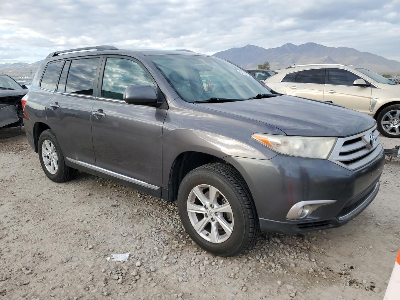 2011 TOYOTA HIGHLANDER