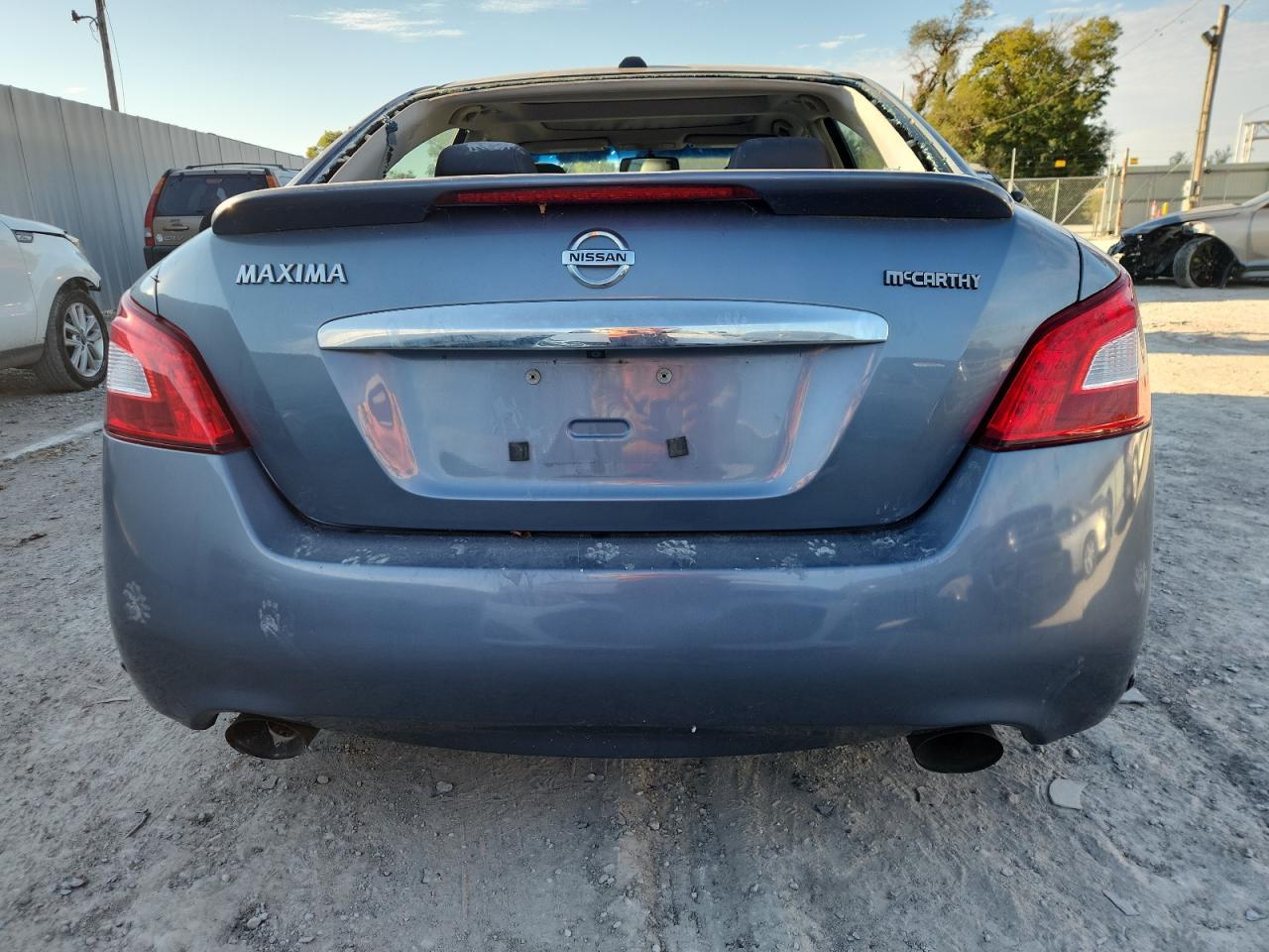 2010 NISSAN Maxima