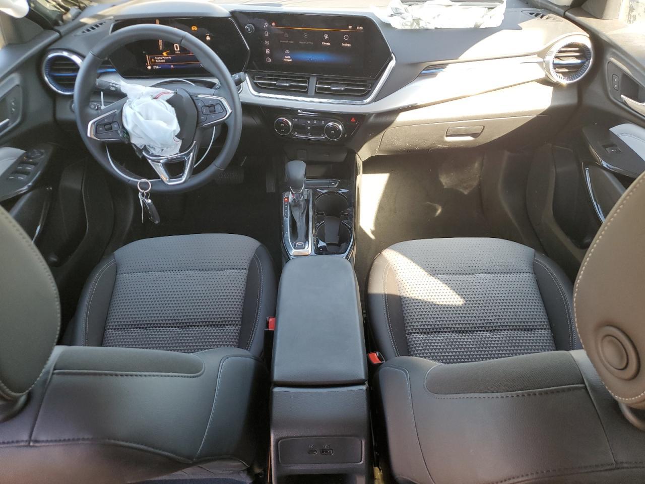 2025 CHEVROLET TRAX