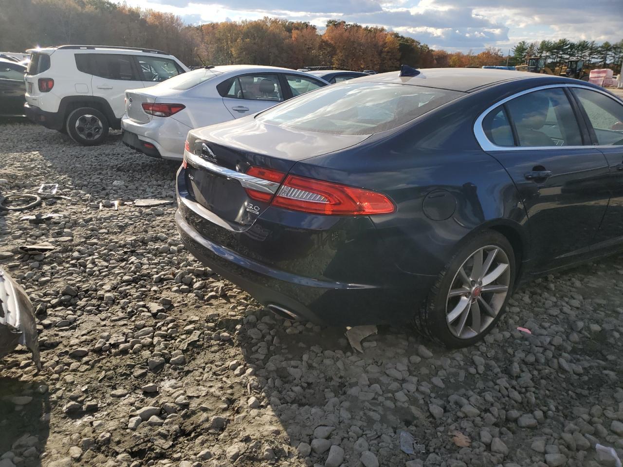 2015 JAGUAR XF