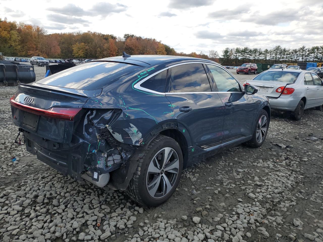2024 AUDI Q8