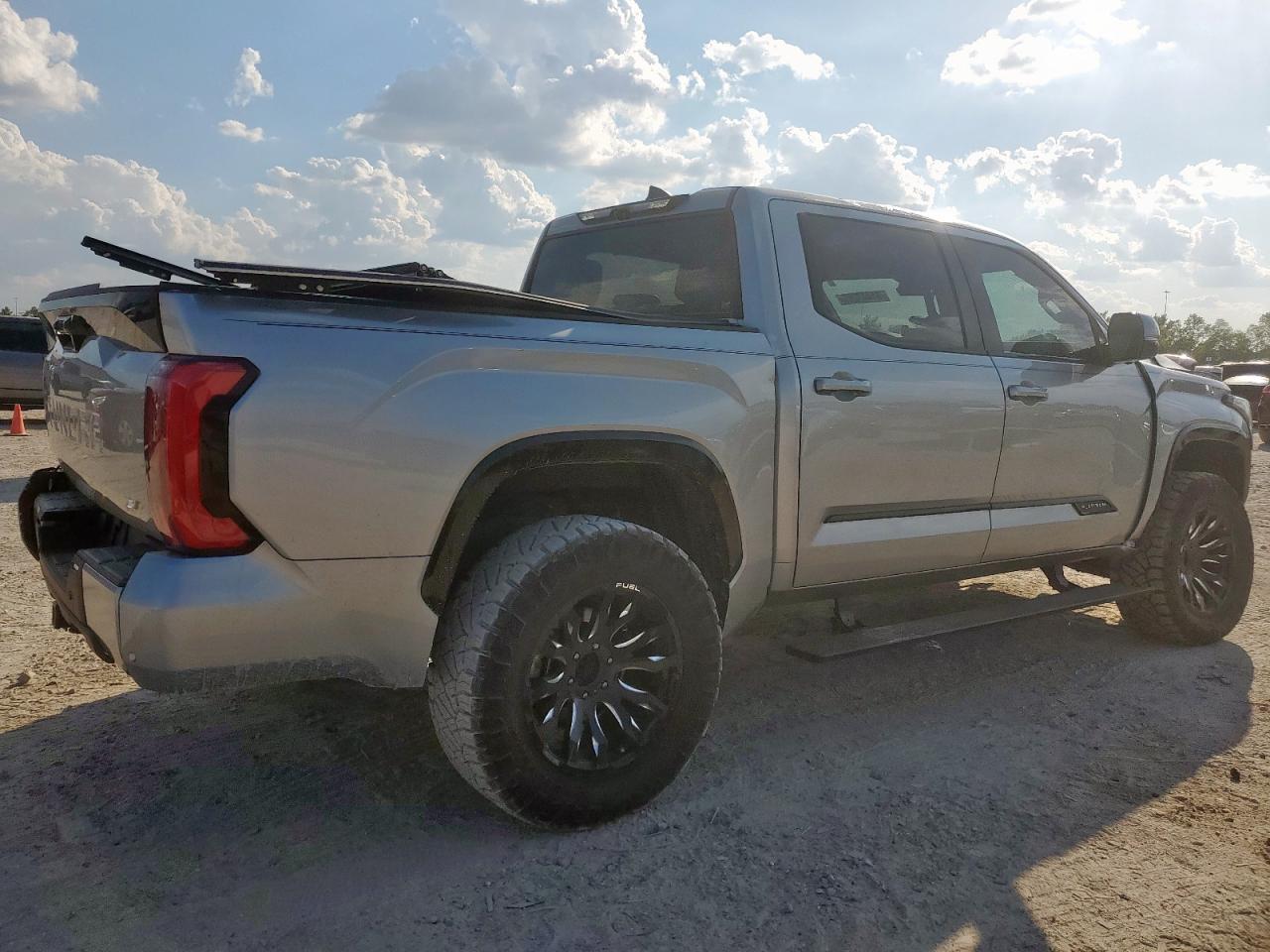 2024 TOYOTA TUNDRA
