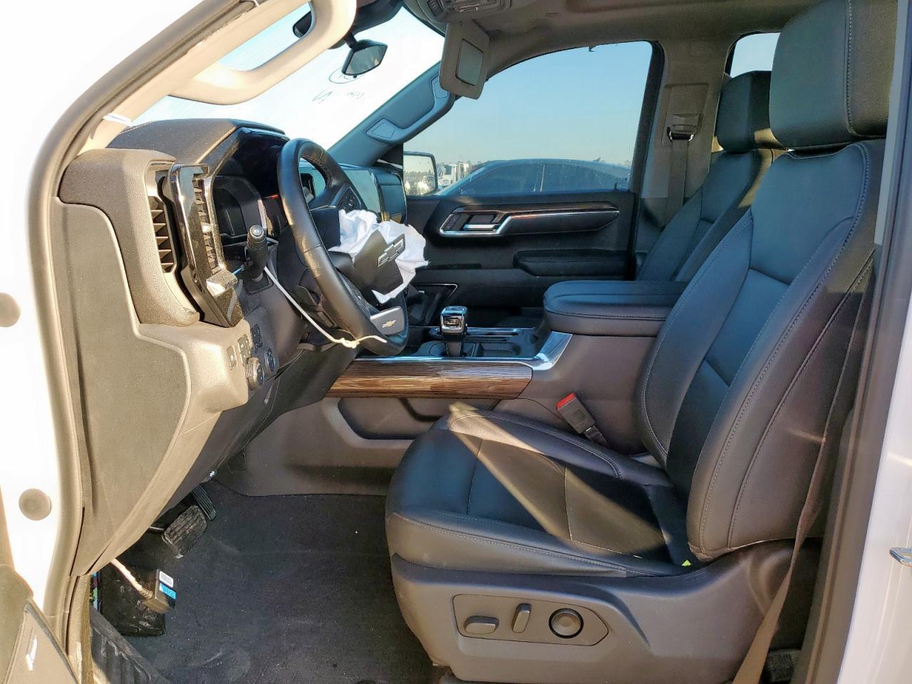 2023 CHEVROLET Silverado