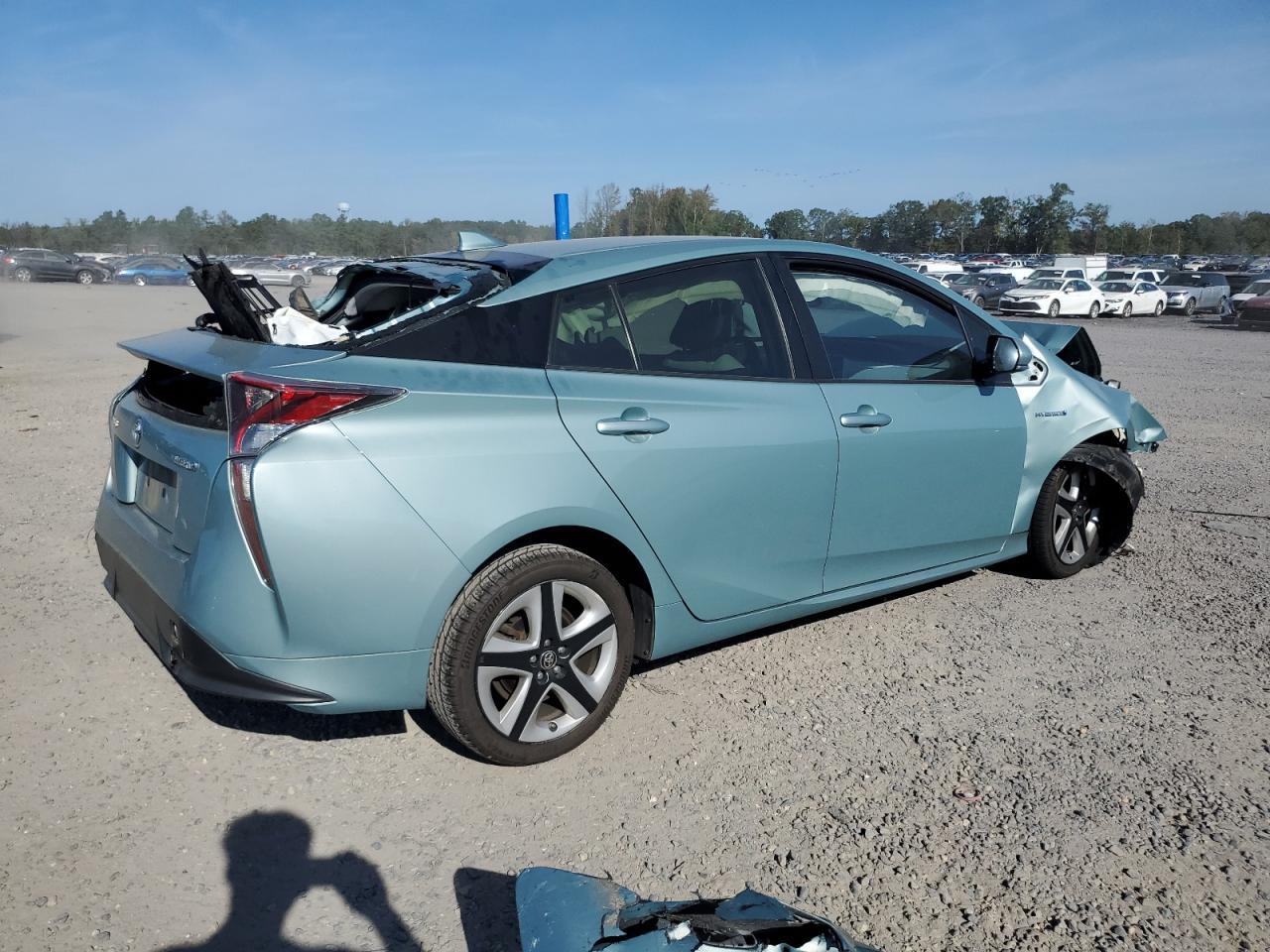2016 TOYOTA PRIUS