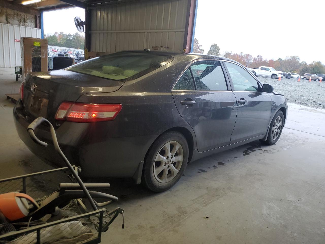 2011 TOYOTA CAMRY