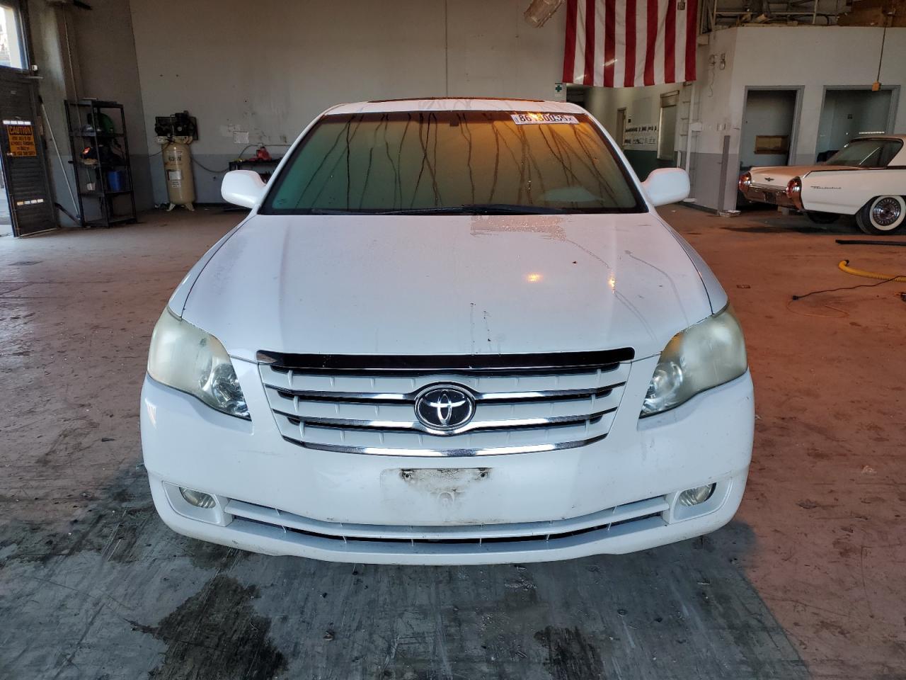 2006 TOYOTA Avalon