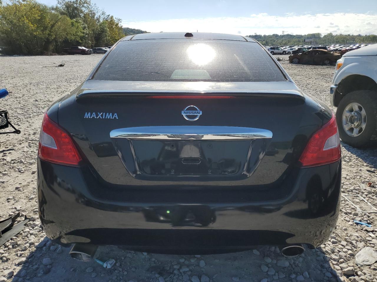 2011 NISSAN Maxima