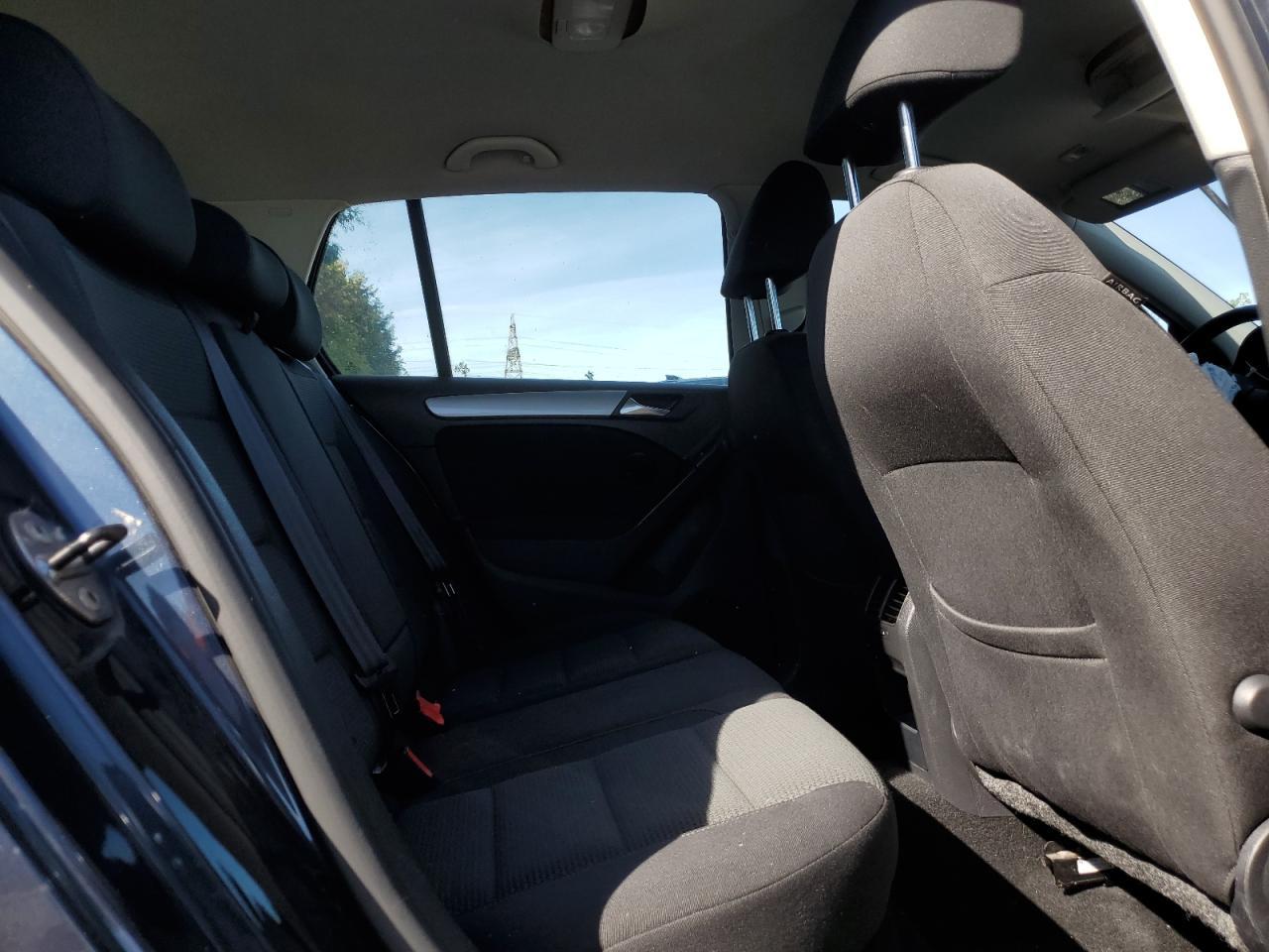 2011 VOLKSWAGEN GOLF