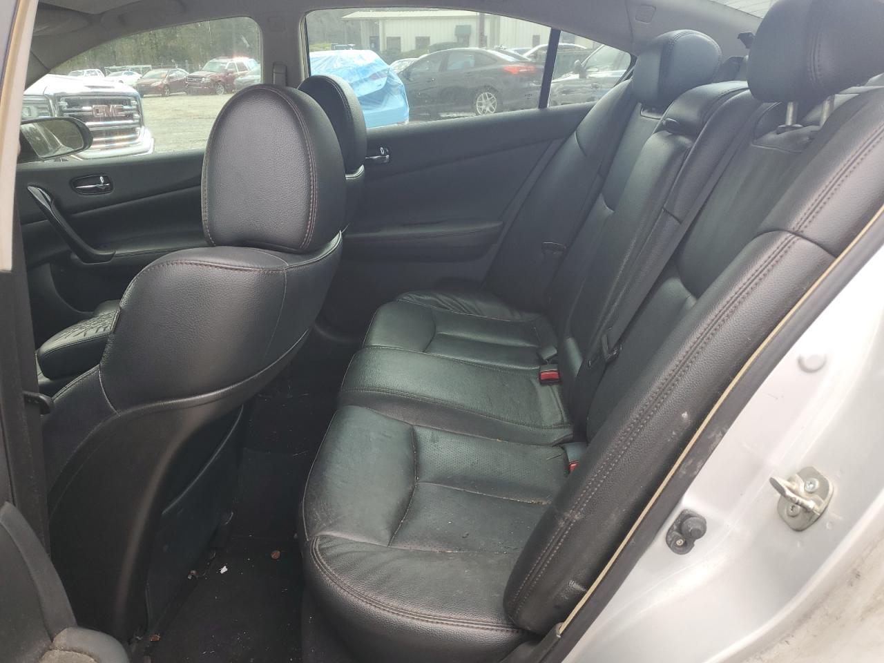 2011 NISSAN Maxima