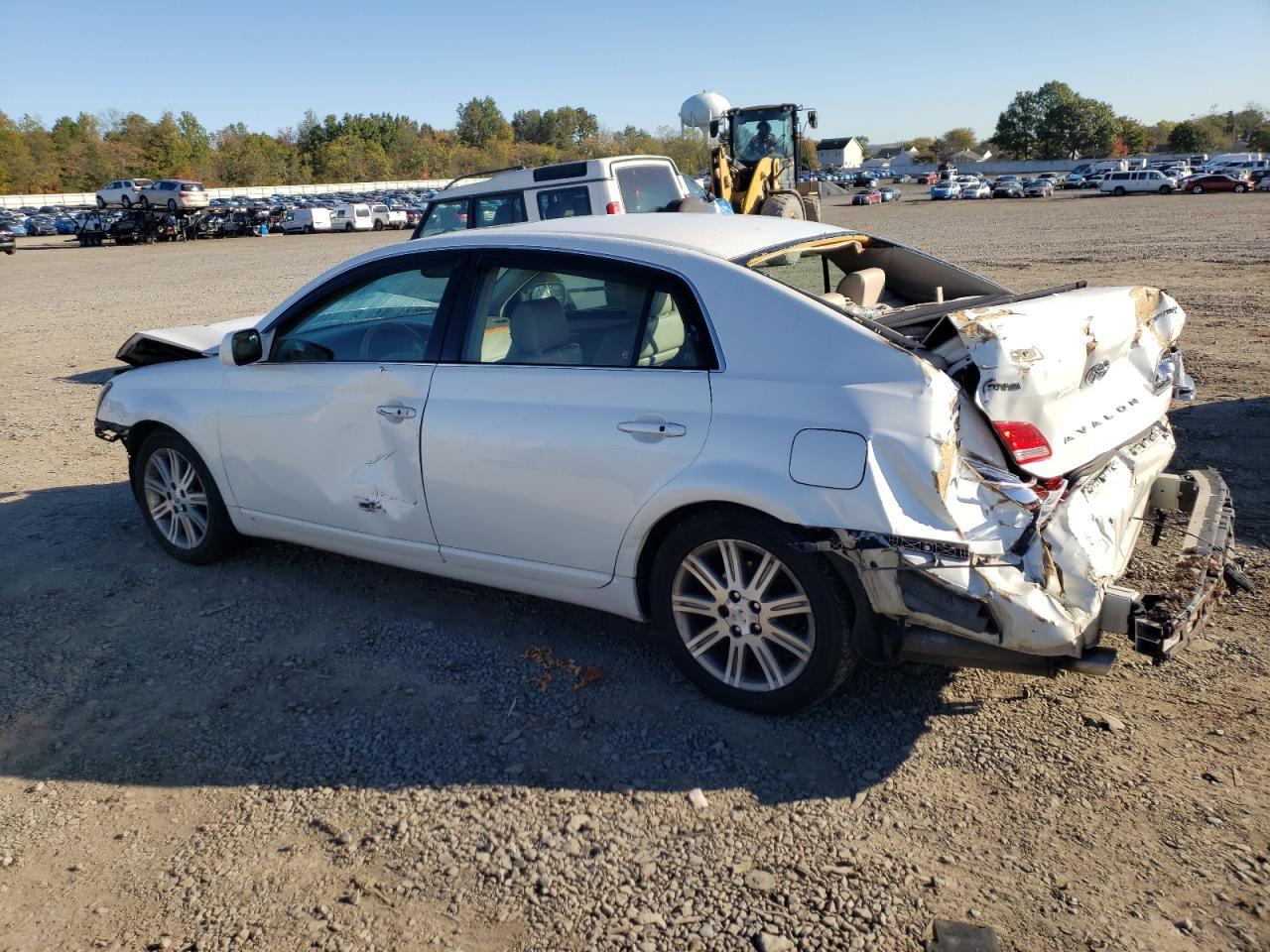 2005 TOYOTA Avalon